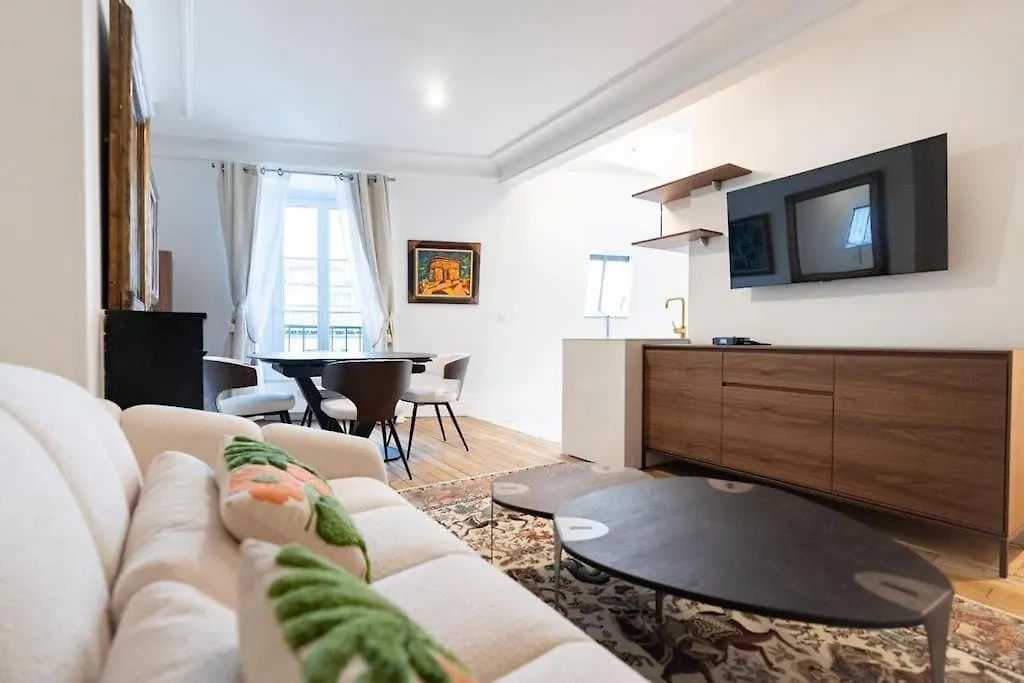 2 Pieces A Saint Germain